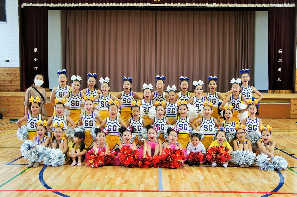 自粛生活のなかでも楽しくチアに励んできた成果を発表！～「Glitter All Team」中間発表会～