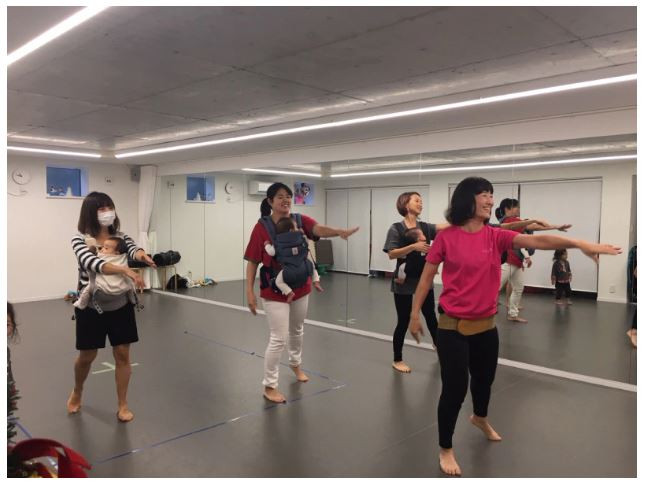 【募集終了】12月14日（金）Smiley Houseで開催！　産後エクササイズ＆赤ちゃんのはじめての運動「ベビーダンス 」♪